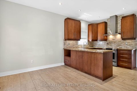 Photo 15 at 246 Caproni Drive, Maple, Vaughan