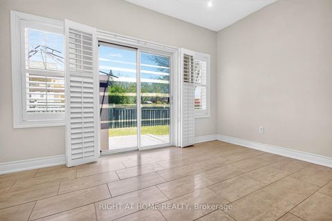 Photo 18 at 246 Caproni Drive, Maple, Vaughan