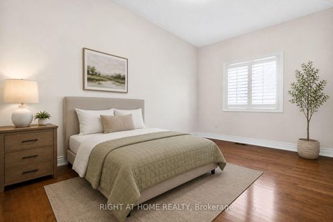 Photo 22 at 246 Caproni Drive, Maple, Vaughan