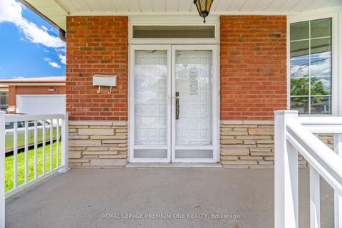 Photo 2 at 25 Islay Court, Humbermede, Toronto