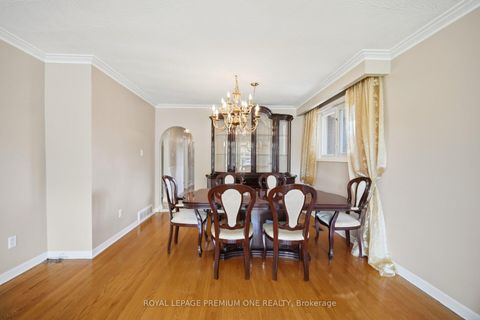 Photo 8 at 25 Islay Court, Humbermede, Toronto