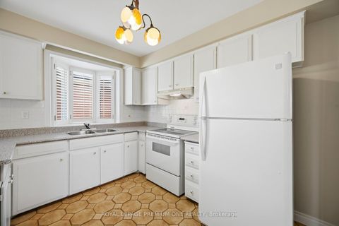 Photo 13 at 25 Islay Court, Humbermede, Toronto