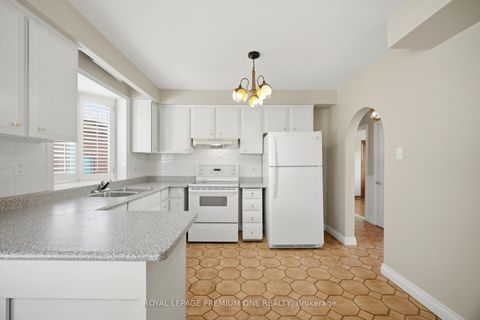 Photo 14 at 25 Islay Court, Humbermede, Toronto