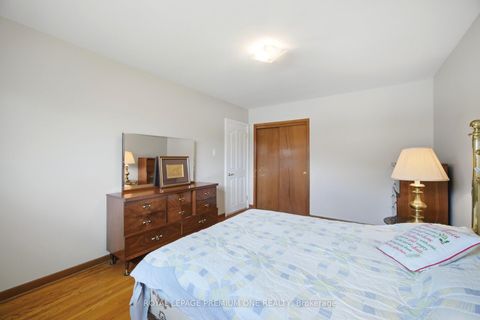 Photo 20 at 25 Islay Court, Humbermede, Toronto