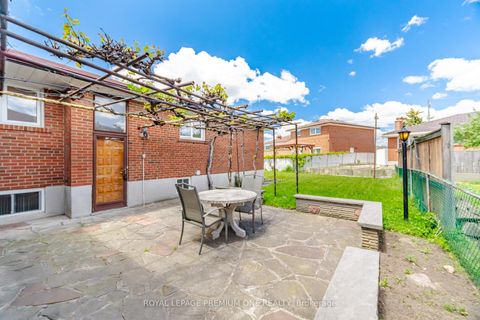 Photo 46 at 25 Islay Court, Humbermede, Toronto