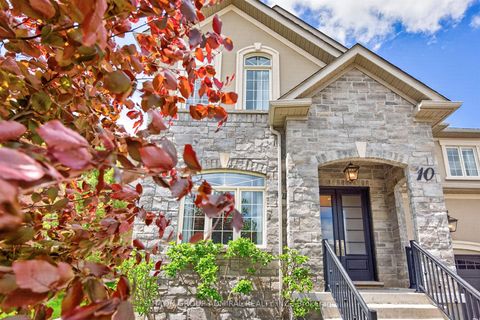 Photo 2 at 10 Thomas Noble Court, Nobleton, King