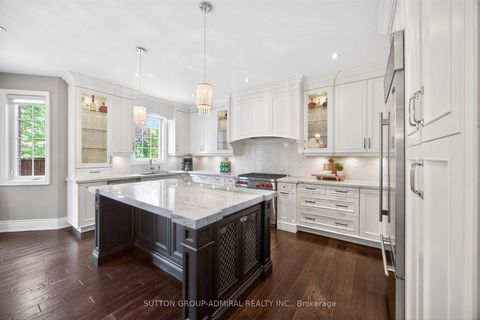 Photo 16 at 10 Thomas Noble Court, Nobleton, King