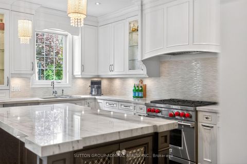 Photo 17 at 10 Thomas Noble Court, Nobleton, King