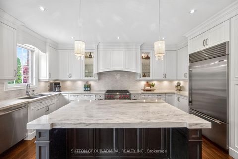 Photo 18 at 10 Thomas Noble Court, Nobleton, King