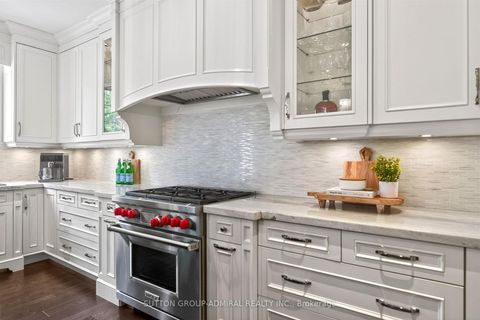 Photo 22 at 10 Thomas Noble Court, Nobleton, King