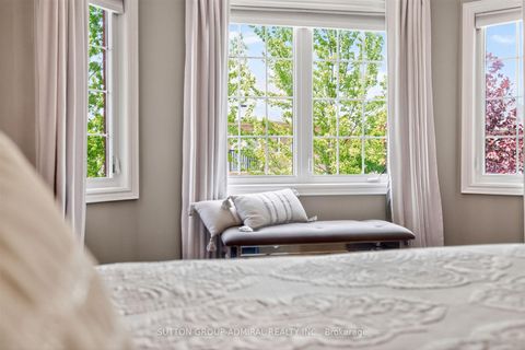 Photo 36 at 10 Thomas Noble Court, Nobleton, King