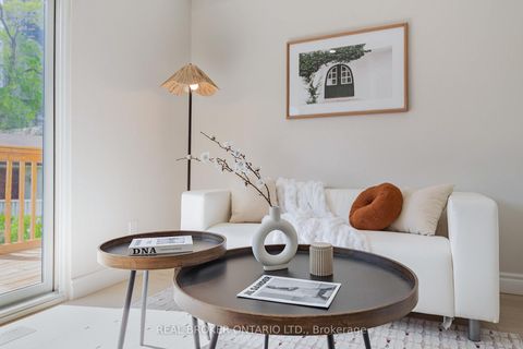Photo 15 at 806 Gladstone Avenue, Junction, Toronto
