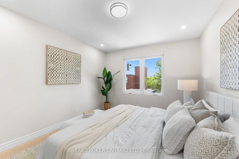 Photo 19 at 806 Gladstone Avenue, Junction, Toronto
