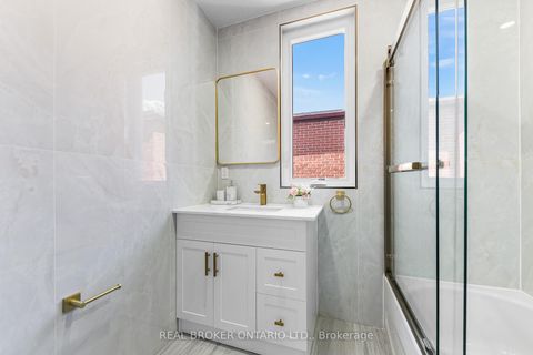 Photo 22 at 806 Gladstone Avenue, Junction, Toronto