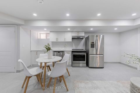 Photo 37 at 806 Gladstone Avenue, Junction, Toronto