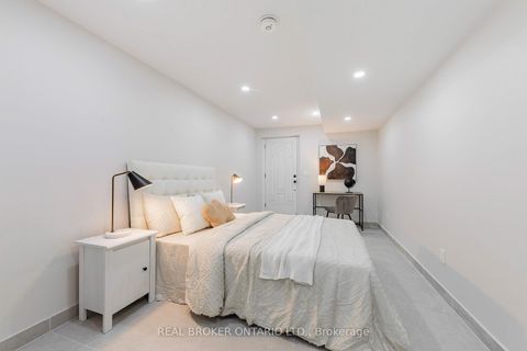 Photo 38 at 806 Gladstone Avenue, Junction, Toronto