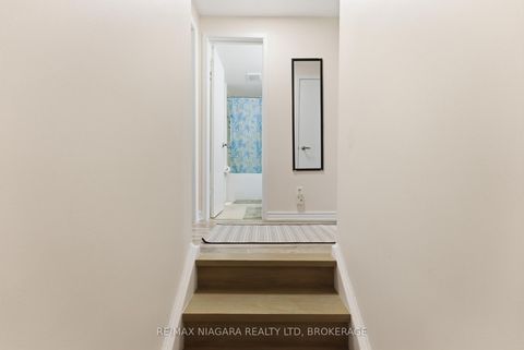 Photo 13 at 32 - 1 Wootten Way S, Amberglen, Markham