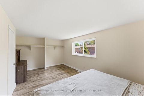Photo 15 at 32 - 1 Wootten Way S, Amberglen, Markham