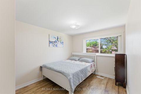 Photo 16 at 32 - 1 Wootten Way S, Amberglen, Markham