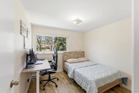 Photo 17 at 32 - 1 Wootten Way S, Amberglen, Markham