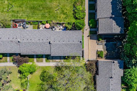 Photo 26 at 32 - 1 Wootten Way S, Amberglen, Markham
