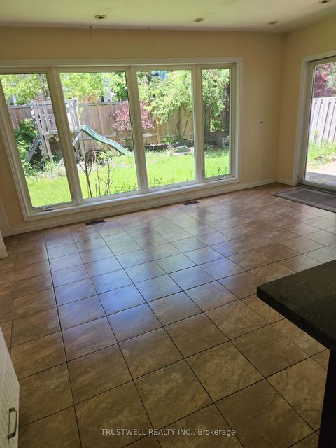 Photo 4 at 28 Robinter Drive, Newtonbrook East, Toronto