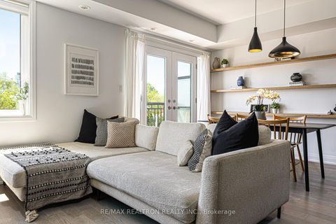 Photo 4 at TH7 - 100 Coxwell Avenue, Coxwell, Toronto