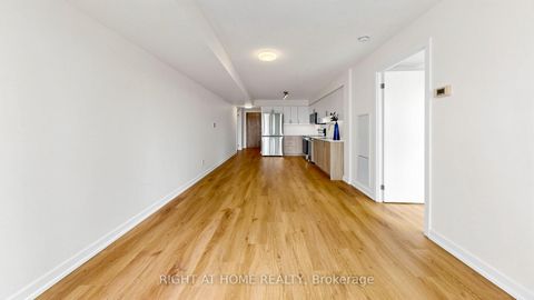 Photo 15 at 609 - 33 Bay Street, Waterfront Communities C1, Toronto