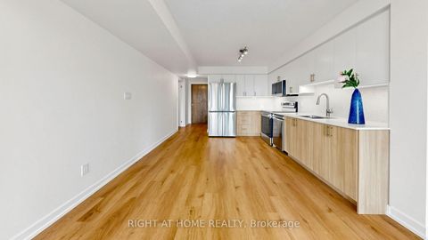 Photo 17 at 609 - 33 Bay Street, Waterfront Communities C1, Toronto