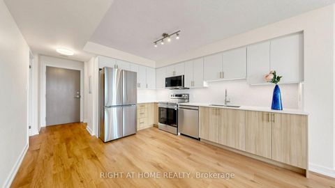 Photo 18 at 609 - 33 Bay Street, Waterfront Communities C1, Toronto