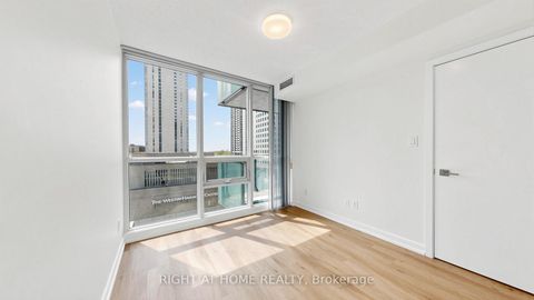 Photo 22 at 609 - 33 Bay Street, Waterfront Communities C1, Toronto
