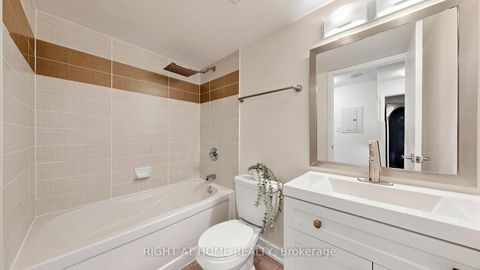 Photo 24 at 609 - 33 Bay Street, Waterfront Communities C1, Toronto
