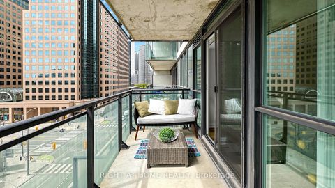 Photo 31 at 609 - 33 Bay Street, Waterfront Communities C1, Toronto