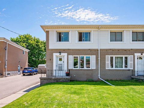 Photo 1 at 7 Medway Crescent, Bendale, Toronto