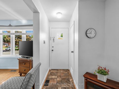 Photo 4 at 7 Medway Crescent, Bendale, Toronto
