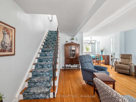 Photo 5 at 7 Medway Crescent, Bendale, Toronto