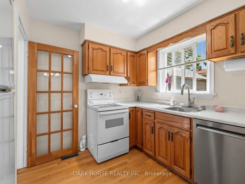 Photo 12 at 7 Medway Crescent, Bendale, Toronto