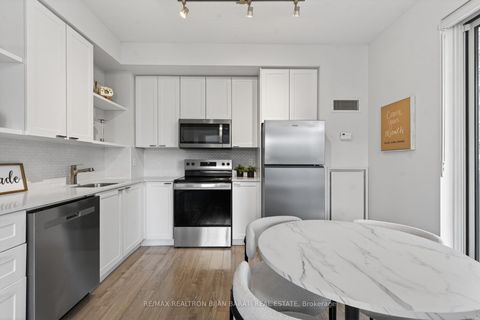 Photo 13 at 618 - 35 Hayden Street, Yonge Corridor, Toronto