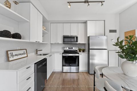 Photo 14 at 618 - 35 Hayden Street, Yonge Corridor, Toronto
