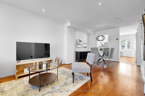 Photo 2 at 75 Doncaster Avenue, Lumsden, Toronto