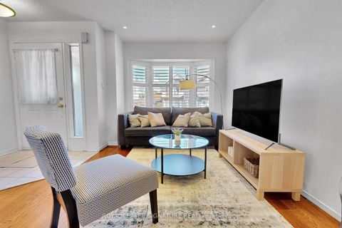 Photo 3 at 75 Doncaster Avenue, Lumsden, Toronto