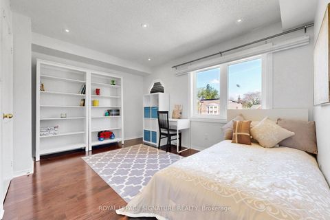 Photo 20 at 75 Doncaster Avenue, Lumsden, Toronto