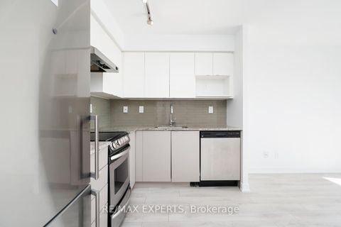 Photo 9 at 416 - 160 Flemington Road, Glen Park, Toronto