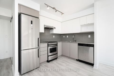 Photo 10 at 416 - 160 Flemington Road, Glen Park, Toronto