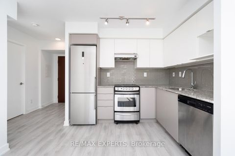 Photo 11 at 416 - 160 Flemington Road, Glen Park, Toronto