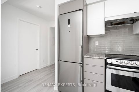 Photo 13 at 416 - 160 Flemington Road, Glen Park, Toronto