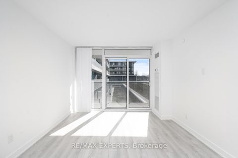 Photo 16 at 416 - 160 Flemington Road, Glen Park, Toronto