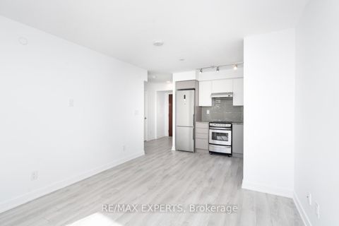 Photo 17 at 416 - 160 Flemington Road, Glen Park, Toronto