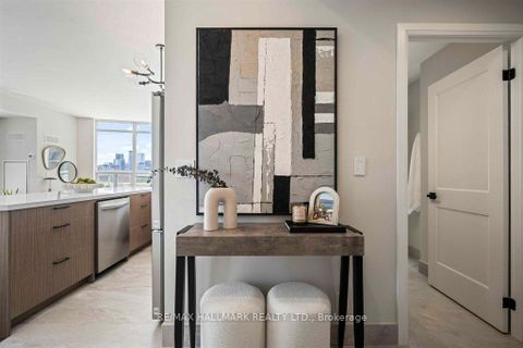 Photo 4 at 810 - 736 Spadina Avenue, University, Toronto