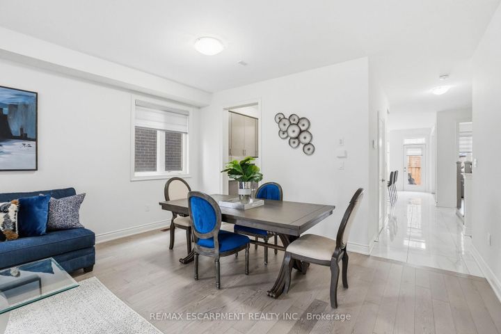 Photo 9 at 7 Grierson Trail, Waterdown, Hamilton